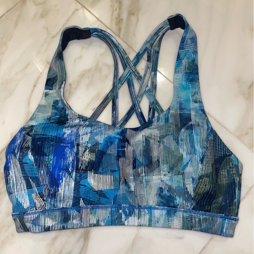 Sport bra Lululemon free to be serene size 4 blue Euc